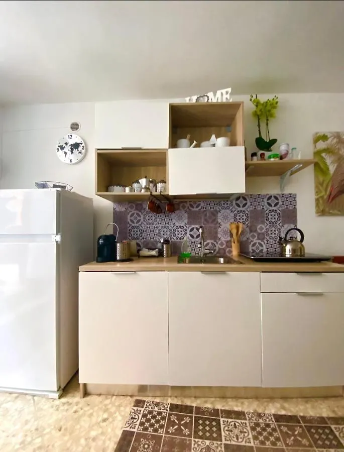 Apartament Enry'S House Bari 0*,  Włochy